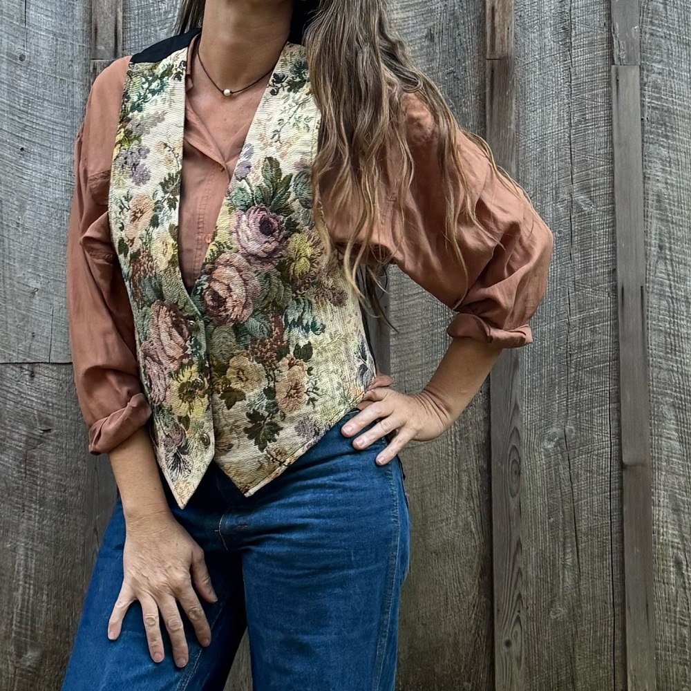 VTG Floral Tapestry Vest